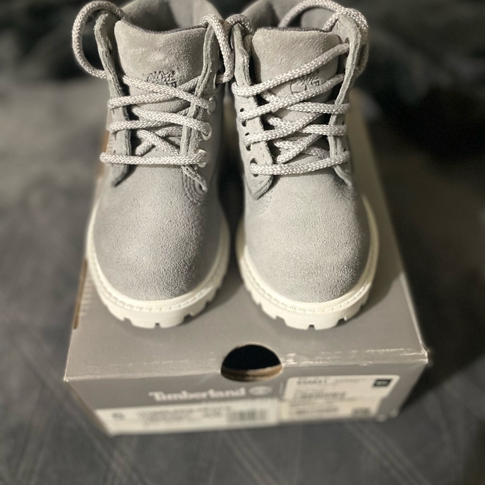 Brand new gray tims